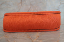 将图片加载到图库查看器，HERMES EVELYNE TPM Clemence leather Feu Y刻印 Shoulder bag 600100083
