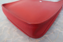 将图片加载到图库查看器，HERMES VESPA TPM Graine Couchevel leather Rouge vif □H刻印 Shoulder bag 700090148
