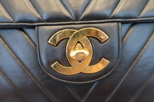 CHANEL  V-Stitch chain shoulder bag Lambskin Black/Gold hadware Shoulder bag 700100063