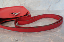 将图片加载到图库查看器，HERMES VESPA TPM Graine Couchevel leather Rouge vif □H刻印 Shoulder bag 700090148
