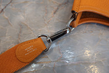 将图片加载到图库查看器，HERMES  EVELYNE TPM Clemence leather Orange C刻印 Shoulder bag 700090048
