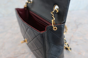 CHANEL Mini Matelasse single flap chain shoulder bag Lambskin Black/Gold hadware Shoulder bag 600050083