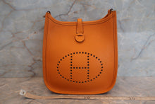 将图片加载到图库查看器，HERMES  EVELYNE TPM Clemence leather Orange C刻印 Shoulder bag 700090048

