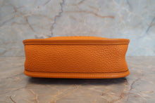 将图片加载到图库查看器，HERMES  EVELYNE TPM Clemence leather Orange C刻印 Shoulder bag 700090048
