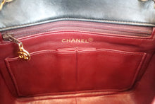 Load image into Gallery viewer, CHANEL Mini Matelasse single flap chain shoulder bag Lambskin Black/Gold hadware Shoulder bag 600050083
