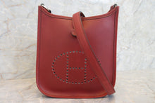 Load image into Gallery viewer, HERMES EVELYNE TPM Box carf leather Rouge H □F Engraving Shoulder bag 600120019
