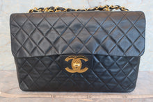 将图片加载到图库查看器，CHANEL/香奈儿 大号CF 单盖 链条包 羊皮 Black/Gold hadware(黑色/金色金属) 肩背包 600090078
