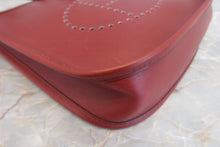 Load image into Gallery viewer, HERMES EVELYNE TPM Box carf leather Rouge H □F Engraving Shoulder bag 600120019
