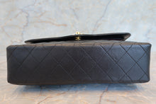 Load image into Gallery viewer, CHANEL Paris Limited Matelasse double flap chain shoulder bag Lambskin Black/Gold hadware Shoulder bag 700100075
