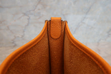 将图片加载到图库查看器，HERMES  EVELYNE TPM Clemence leather Orange C刻印 Shoulder bag 700090048
