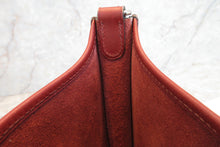 Load image into Gallery viewer, HERMES EVELYNE TPM Box carf leather Rouge H □F Engraving Shoulder bag 600120019
