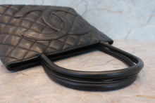 画像をギャラリービューアに読み込む, CHANEL/シャネル 復刻トート キャビアスキン ブラック/ゴールド金具 トートバッグ 700090015
