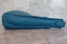将图片加载到图库查看器，HERMES EVELYNE 3PM Clemence leather Blue izmir Shoulder bag 800040133
