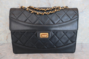 CHANEL 2.55 Matelasse Chain shoulder bag Lambskin Black/Gold hadware Shoulder bag 600080036