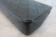 Load image into Gallery viewer, CHANEL Matelasse Full Flap chain shoulder bag Lambskin Black/Gold hadware Shoulder bag 800030134
