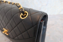 Load image into Gallery viewer, CHANEL Matelasse chain shoulder bag Lambskin Black/Gold hadware Shoulder bag 600090076
