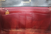Load image into Gallery viewer, CHANEL Matelasse Full Flap chain shoulder bag Lambskin Black/Gold hadware Shoulder bag 800030134
