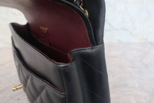 将图片加载到图库查看器，CHANEL/香奈儿 中号CF 双盖 双链条包 羊皮 Black/Gold hadware(黑色/金色金属) 肩背包 800010203
