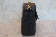 将图片加载到图库查看器，CHANEL/香奈儿 CF 流苏 链条 肩背包 羊皮 Black/Gold hadware(黑色/金色金属) 肩背包 700120216
