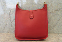 Load image into Gallery viewer, HERMES  EVELYNE1 GM Graine Couchevel leather Rouge vif □F Engraving Shoulder bag 700090118
