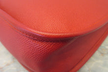 Load image into Gallery viewer, HERMES  EVELYNE1 GM Graine Couchevel leather Rouge vif □F Engraving Shoulder bag 700090118
