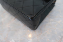 Load image into Gallery viewer, CHANEL Mini Matelasse single flap chain shoulder bag Lambskin Black/Gold hadware Shoulder bag 600040024

