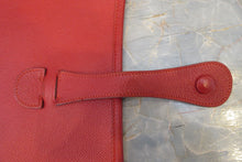 Load image into Gallery viewer, HERMES  EVELYNE1 GM Graine Couchevel leather Rouge vif □F Engraving Shoulder bag 700090118
