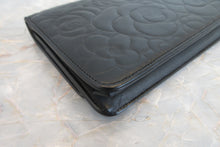 將圖片載入圖庫檢視器 CHANEL/シャネル カメリアチェーンウォレット ラムスキン ブラック/ゴールド金具 ショルダーバッグ 700050193
