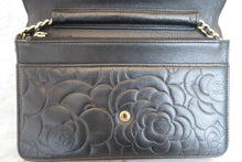 將圖片載入圖庫檢視器 CHANEL/シャネル カメリアチェーンウォレット ラムスキン ブラック/ゴールド金具 ショルダーバッグ 700050193
