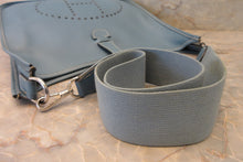 Load image into Gallery viewer, HERMES  EVELYNE1 GM Graine Couchevel leather Blue jean □A Engraving Shoulder bag 700090122
