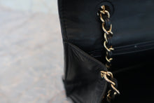 Load image into Gallery viewer, CHANEL Matelasse chain shoulder bag Lambskin Black/Gold hadware Shoulder bag 600090139
