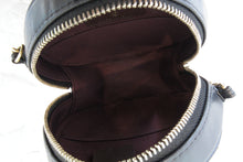 Load image into Gallery viewer, CHANEL Matelasse round chain shoulder bag Lambskin Black/Gold hadware Shoulder bag 700090130
