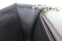 Load image into Gallery viewer, CHANEL Matelasse chain shoulder bag Lambskin Black/Gold hadware Shoulder bag 600090139
