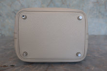 将图片加载到图库查看器，HERMES PICOTIN LOCK PM Clemence leather Craie U刻印 Hand bag 800070139
