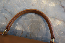 Load image into Gallery viewer, HERMES KELLY 28 Box carf leather Natural □A Engraving Hand bag 700060053
