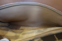 Load image into Gallery viewer, HERMES KELLY 28 Box carf leather Natural □A Engraving Hand bag 700060053
