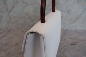 CHANEL/シャネル 台形ハンドバッグ キャビアスキン/プラスチック ホワイト/ゴールド金具 ハンドバッグ 500050069