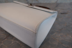 CHANEL/シャネル 台形ハンドバッグ キャビアスキン/プラスチック ホワイト/ゴールド金具 ハンドバッグ 500050069