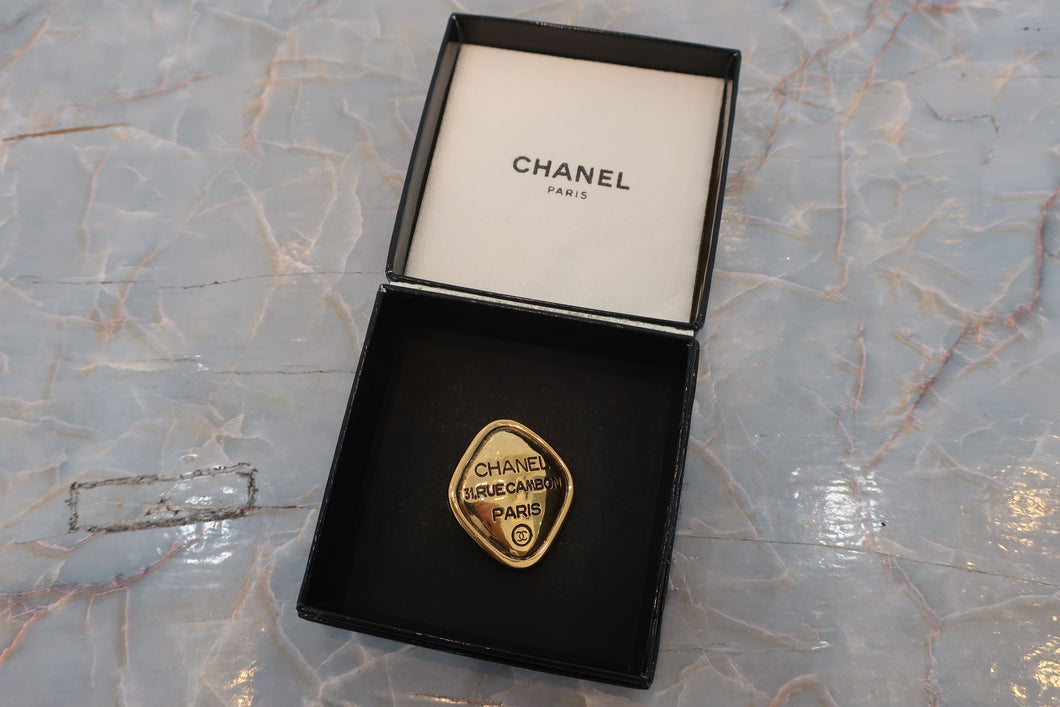 CHANEL Diamond shape Brooch Gold plate Gold Brooch 600050095