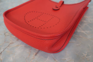 HERMES／エルメス エブリンTPM トリヨンクレマンス ルージュクー D刻印 ショルダーバッグ 700100105