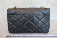 画像をギャラリービューアに読み込む, CHANEL/シャネル デカココチェーンショルダーバッグ ラムスキン ブラック/ゴールド金具 ショルダーバッグ 800060107
