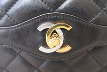 Load image into Gallery viewer, CHANEL Paris Limited Matelasse double flap chain shoulder bag Lambskin Black/Gold hadware Shoulder bag 700090092
