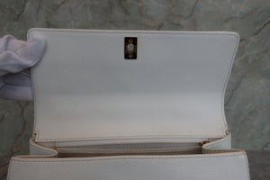 CHANEL/シャネル 台形ハンドバッグ キャビアスキン/プラスチック ホワイト/ゴールド金具 ハンドバッグ 500050069