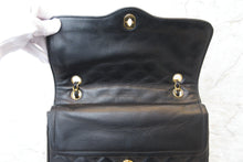 Load image into Gallery viewer, CHANEL Paris Limited Matelasse double flap chain shoulder bag Lambskin Black/Gold hadware Shoulder bag 700090092
