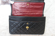 Load image into Gallery viewer, CHANEL Paris Limited Matelasse double flap chain shoulder bag Lambskin Black/Gold hadware Shoulder bag 700090092
