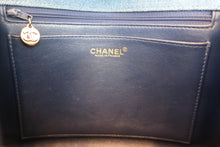 將圖片載入圖庫檢視器 CHANEL/シャネル ココマーク台形ハンドバッグ デニム ブルー/ゴールド金具 ハンドバッグ 700060234
