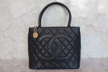 将图片加载到图库查看器，CHANEL/香奈儿 复刻托特包 荔枝皮 Black/Gold hardware(黑色/金色金属) 托特包 800080231

