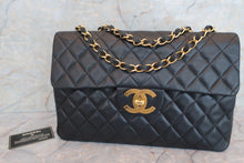 将图片加载到图库查看器，CHANEL/香奈儿 大号CF 单盖 链条包 羊皮 Black/Gold hadware(黑色/金色金属) 肩背包 600060188
