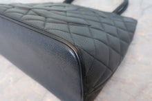 将图片加载到图库查看器，CHANEL/香奈儿 复刻托特包 荔枝皮 Black/Gold hardware(黑色/金色金属) 托特包 800080231
