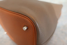 将图片加载到图库查看器，HERMES PICOTIN LOCK CASAQUE MM Clemence leather Etoupe gray/Gold □P刻印 Hand bag 600100112
